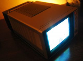 SCARCE 1984 Sharp MINI Portable CRT TV Color TUBE Television - JAPAN - - VERY RARE 2