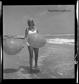 Bunny Yeager 1960s Camera Negative Mod Pin - up Bathing Beauty Balloons & Beach 2
