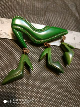 Very Rare Vintage Bakelite High Heel Shoes Pin Brooch Matching Necklace Set
