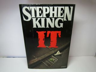 Stephen King It True First Edition $22.  95 Viking In Great Shape Rare
