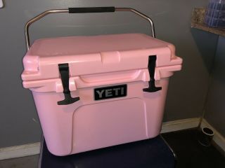 Rare Yeti Roadie 20 Cooler Limited Edition Pink ❄️ ❄️