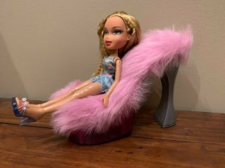 Bratz Doll Funky Fashion Furniture Pink Fur High Heel Hotseat Rare Hard To Find