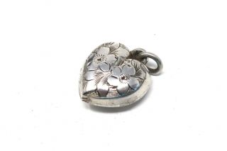 A Antique Victorian Edwardian Sterling Silver 925 Puff Heart Pendant 26260
