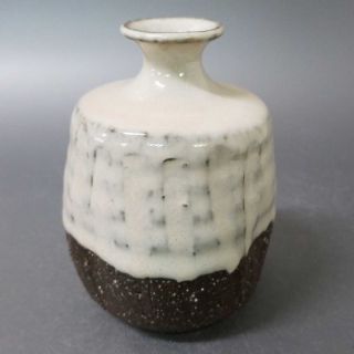 男061) Japanese Pottery Hagi Ware Sake Bottle By Kunisuke Nakahara