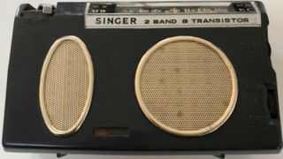 Rare Singer Transistor Radio Circa 1950’s - with Brown Leather Case 2