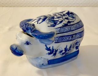 Vintage Chinese Blue White Porcelain Trinket Box Lidded Pots 3.  5 Ins Ins Tall