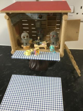 Sylvanian Families Tree house with 3 baby owls and furniture 2