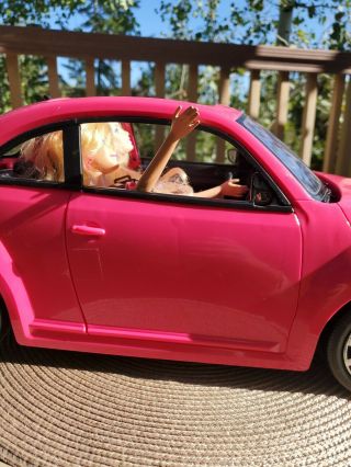 Barbie Volkswagen Vw Beetle Bug 2000 Mattel Hot Pink With 2 Barbie Dolls