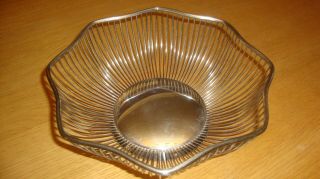 Lovely Vintage Wire Bread Basket Fruit Bowl Silver Plated