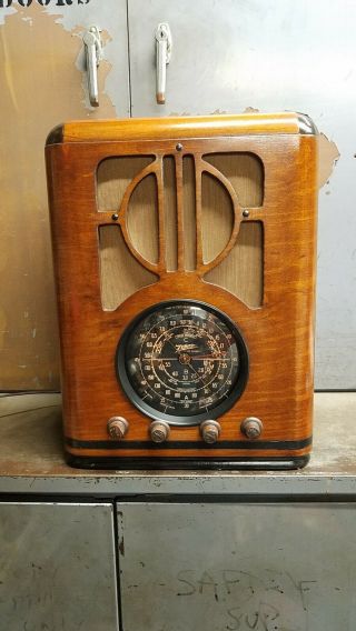 Rare Vintage Zenith 6s229 Black Dial Tombstone Radio