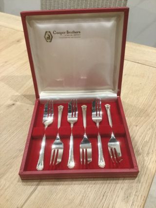 6 Vintage Silver Plated Cooper Brothers Of Sheffield Tea/ Pastry Forks,  Boxed