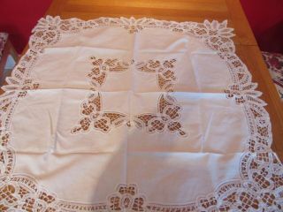 Very Pretty Vintage White Embroidered Lace & Cotton Tablecloth 34 " Sq
