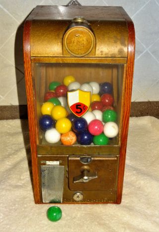 Rare Vintage 1950’s Victor Gumball 5 Cent Wood Vending Machine 61