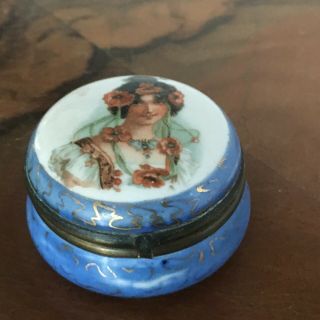 Art Deco French Porcelain Handpainted Lady Powder Jar Pill Box Pot