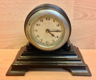 Vintage Oak Cased Key Wound Small Mantle Clock .