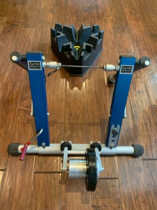 Rare 1up - Usa Cycling Trainer With Cyclops Riser Block And Skewer