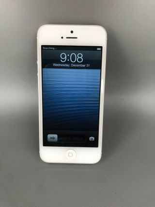Rare Ios 6 Apple Iphone 5 - 16gb - White & Silver  (gsm)