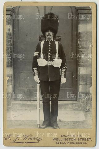 Antique Cabinet Photograph Of A Grenadier Guard Standing In Full Uniform L3