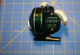 Vtg Johnson Century Model 100 B Spin/casting Green Fishing Reel Usa Made