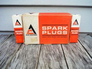 Vintage Allis Chalmers Spark Plug Box Of 10 Rare Oil Can Sign