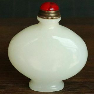 Chinese White Jade Hand - Carved Exquisite Snuff Bottles 10254