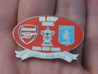 Arsenal V Aston Villa Fa Cup Final 30th May 2015 Pin Badge Rare Vgc