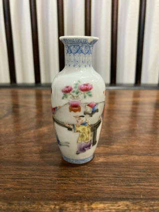 Charming small old Chinese Republic period famille rose vase 2
