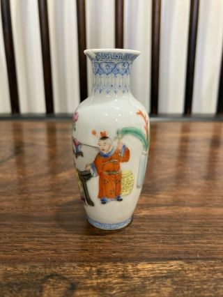 Charming small old Chinese Republic period famille rose vase 3