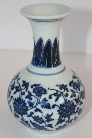 Antique Chinese Blue & White Hand Painted Porcelain Pottery Vase Signed 3