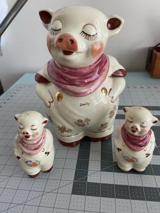 Shawnee Pottery Smiley Pig Cookie Jar And Salt And Pepper Shakers Rare Vintage