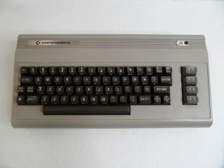 Rare Early Silver Label Commodore 64 Computer - Serial 31080 -