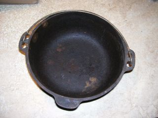 Antique Kitchen Cast Iron 2 Quart Dutch Oven Cooking Pot