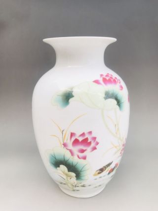 Chinese Antique Hand Make Porcelain Lotus Pattern Vase N321