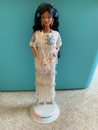 Vintage Dolls Of The World Barbie Special Edition Native American Doll W Stand