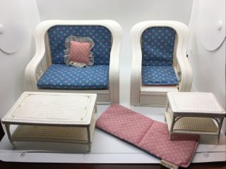 1983 Barbie Dream House White Wicker Furniture Set Couch Chairs Coffee End Table