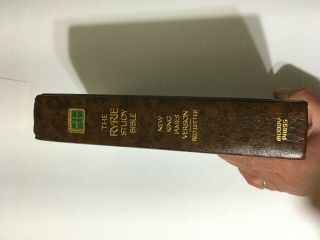 1985 RYRIE STUDY BIBLE NKJV RARE BUT READ PLS,  RED LETTER 080247375x 3
