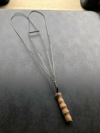 Antique Vintage Twisted Wire Rug Beater,  Wooden Handle,  Home Decor