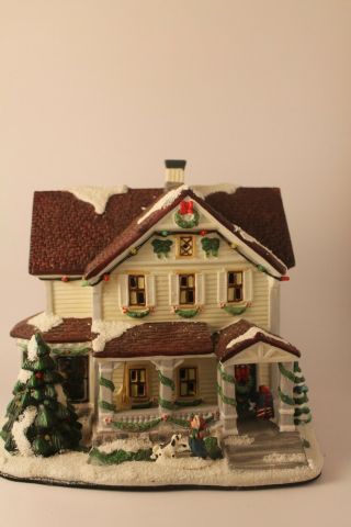 2005 St.  Nicholas Square Lighted Country House Christmas Village Retired Rare