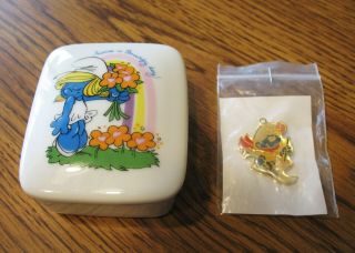 Rare 1982 Vintage Smurfette Have A Smurfy Day Trinket Box,  Smurf Skiing Pin
