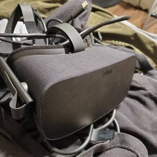 Oculus Rift,  Touch Virtual Reality Headsets with Touch Controllers - rarely 6