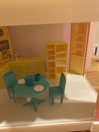 Vintage 1993 TYCO Family Dollhouse With Furniture And Doll Figure 90s HTF Rare 6
