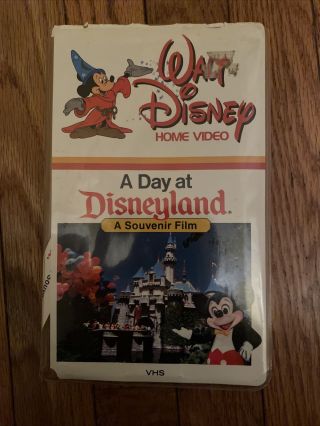 A Day At Disneyland - A Souvenir Film - Rare Disney 1982 Vhs Videotape