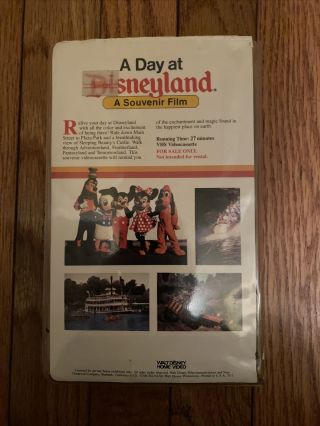 A DAY AT DISNEYLAND - A Souvenir Film - Rare Disney 1982 VHS Videotape 2