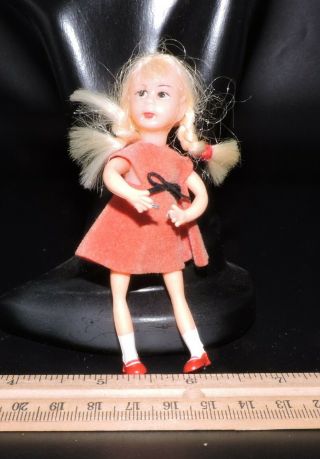Vintage Ideal Plastic Doll House Girl   Vg9