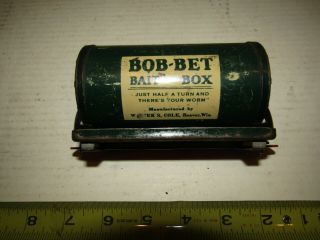 Vintage Bob Bet Bait Box Fishing Worm Holder Camping Beaver Wisconsin