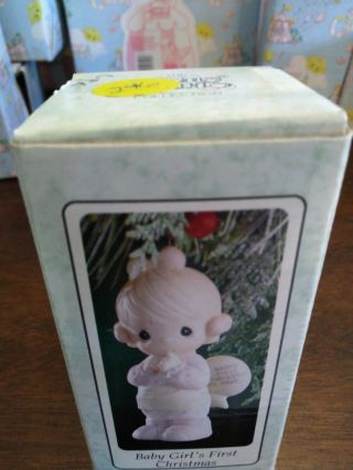 530867 - BABY GIRL ' S FIRST CHRISTMAS - PRECIOUS MOMENTS - 1993 - ORNAMENT - 2