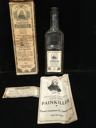 Vintage 1920s Perry Davis Vegetable Painkiller Glass Bottle & Box Quack Medicine