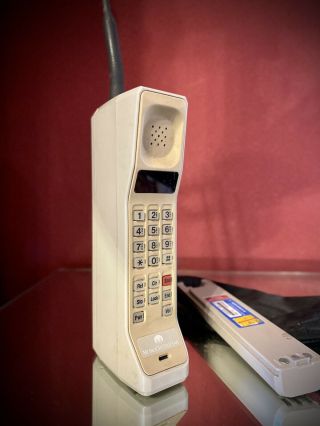 Rare Motorola Dynatac 8000s Brick Cell Phone