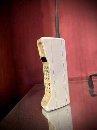 Rare Motorola DynaTAC 8000S Brick Cell Phone 3