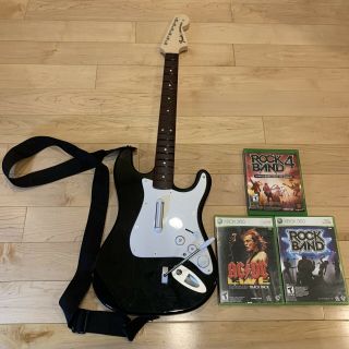 Xbox One Rock Band 4 Black Fender Stratocaster Wireless Guitar 91161 Bundle Rare